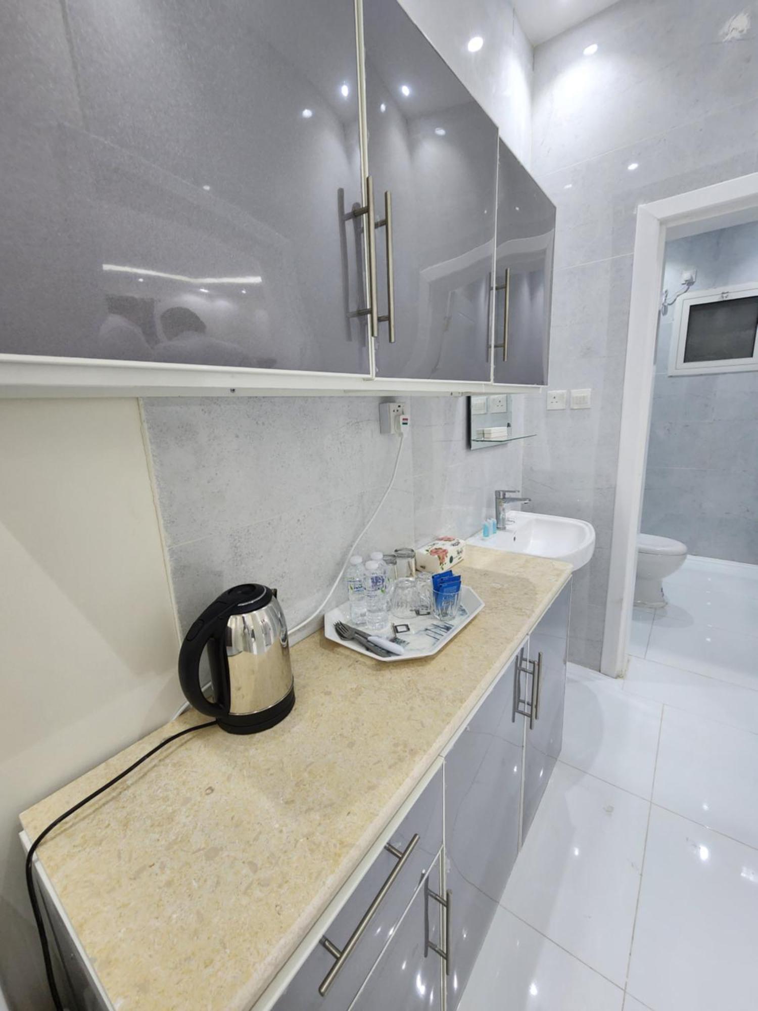 Yaqoot Al Madina Suites Al Awali Exterior foto