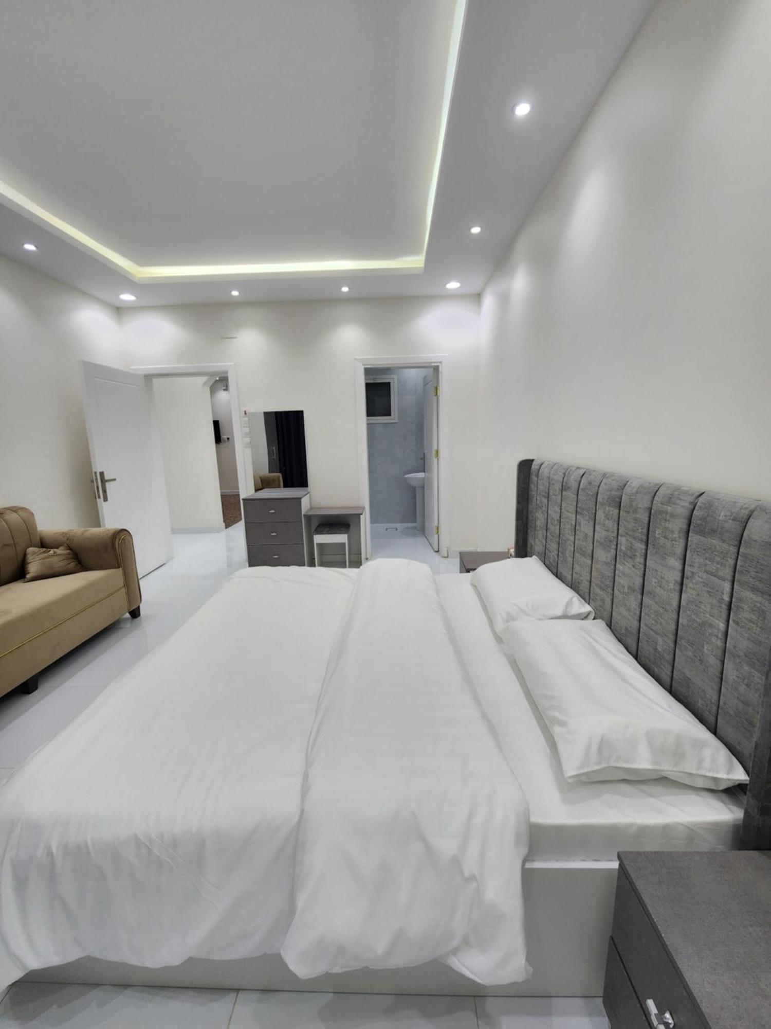 Yaqoot Al Madina Suites Al Awali Exterior foto