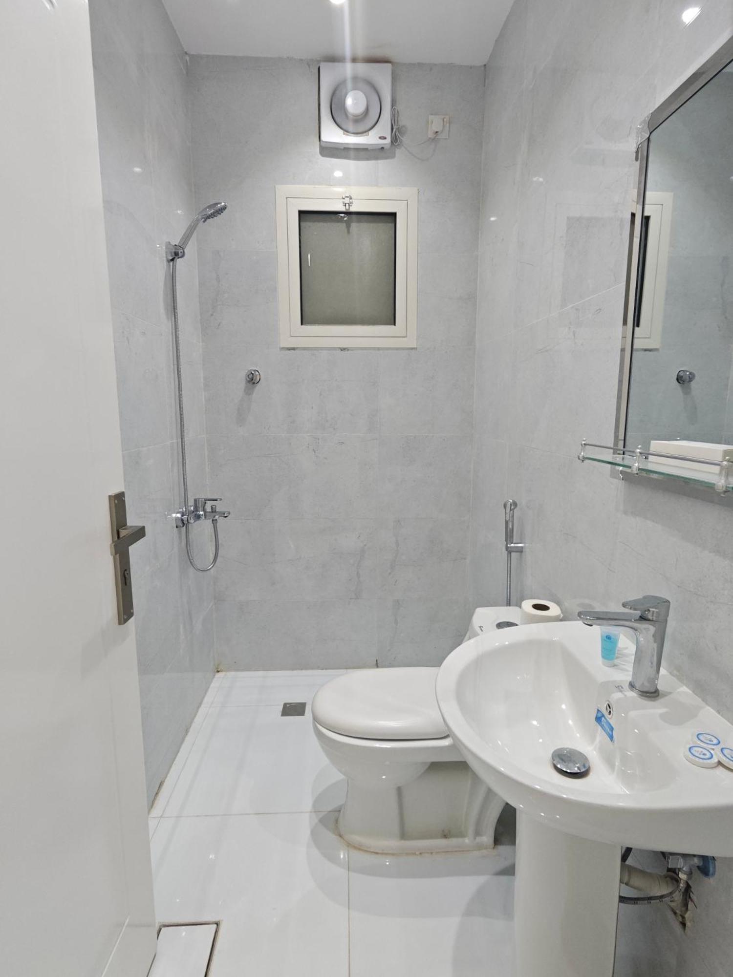 Yaqoot Al Madina Suites Al Awali Exterior foto